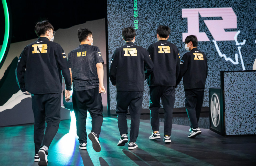 浓眉哥与90激战RNG分钟,领先优势明显胜负难料!,Doinb焦点对战赛场气氛高涨(doinb确定永远无法复播) 浓眉哥与90激战RNG分钟,领先优势明显胜负难料!,Doinb焦点对战赛场气氛高涨(doinb确定永远无法复播)