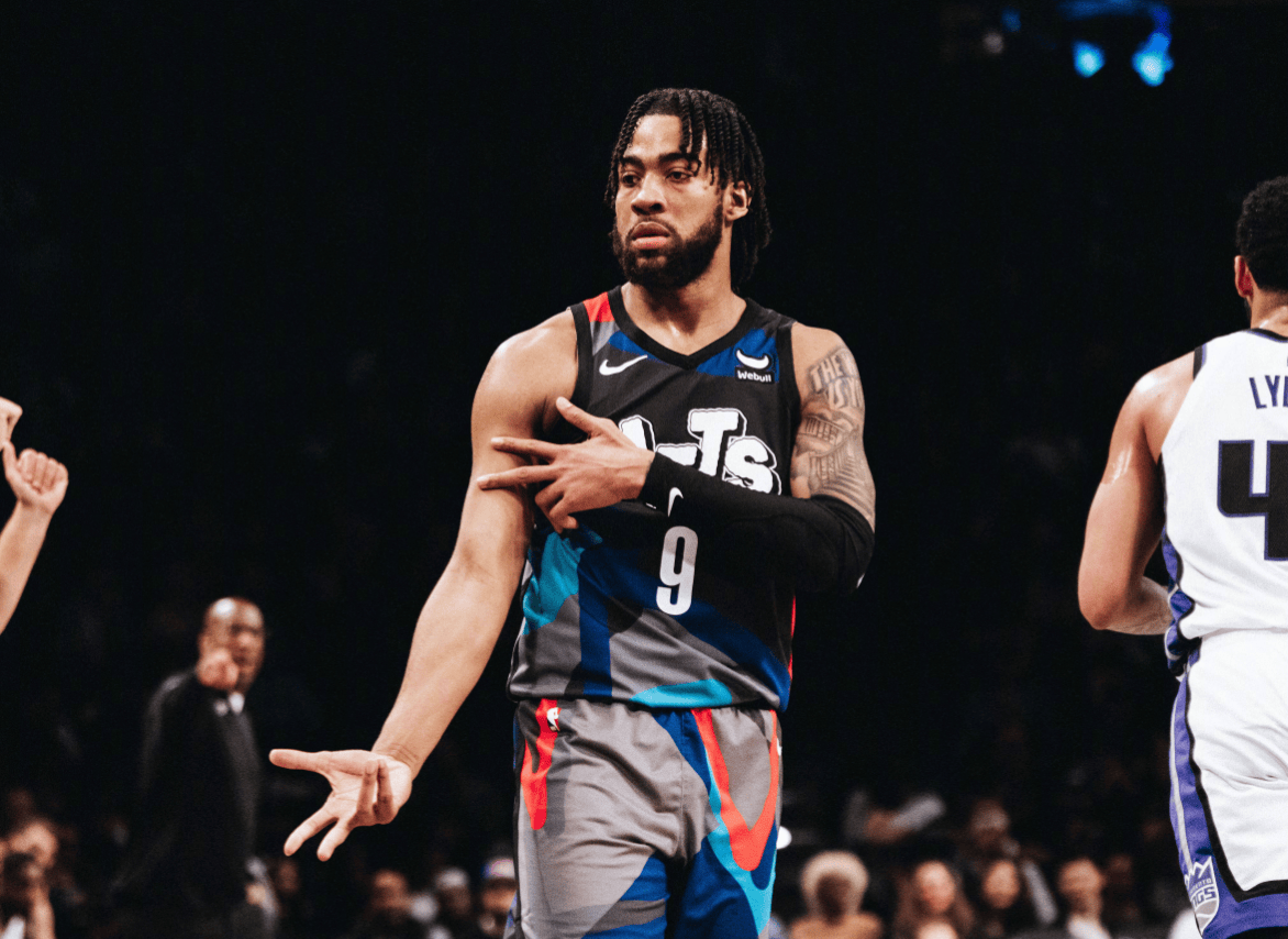 关于Rookie在湖人比赛中大胜，关键助攻引发热议！的信息